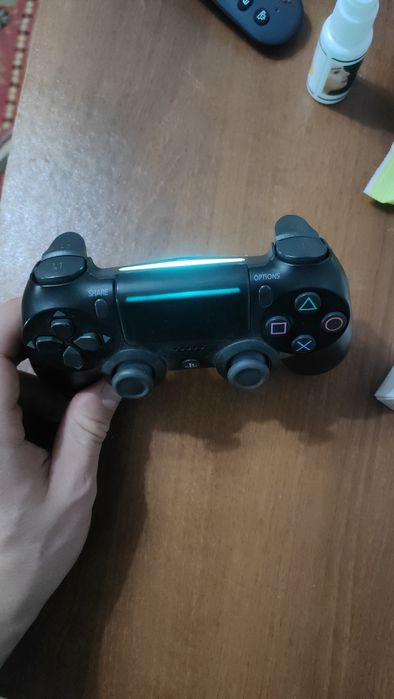 Продам джойстик ps4
