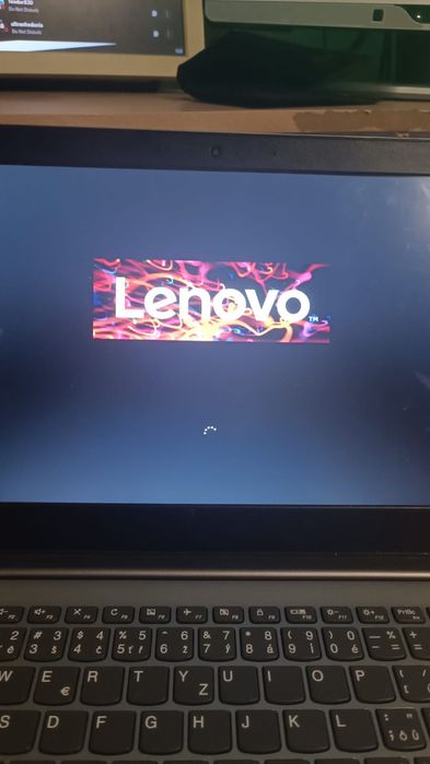 Vând Laptop Lenovo