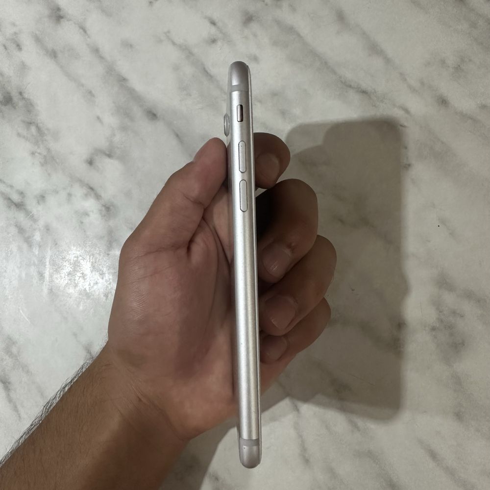 Iphone 7 srochna sotiladi