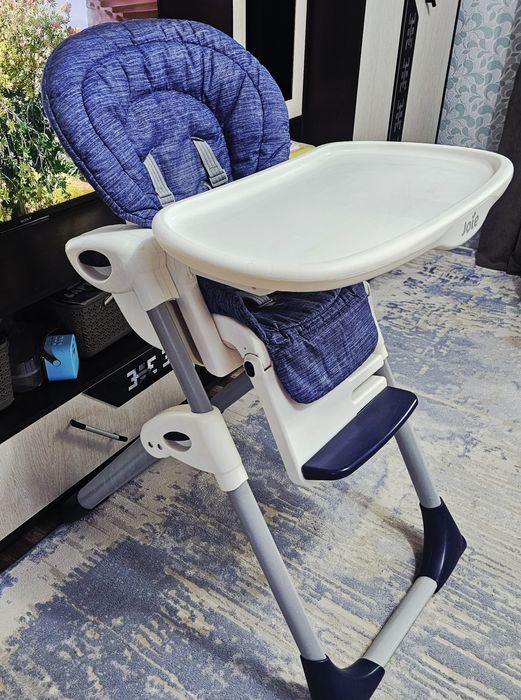 Столик детский для кормления и занятий