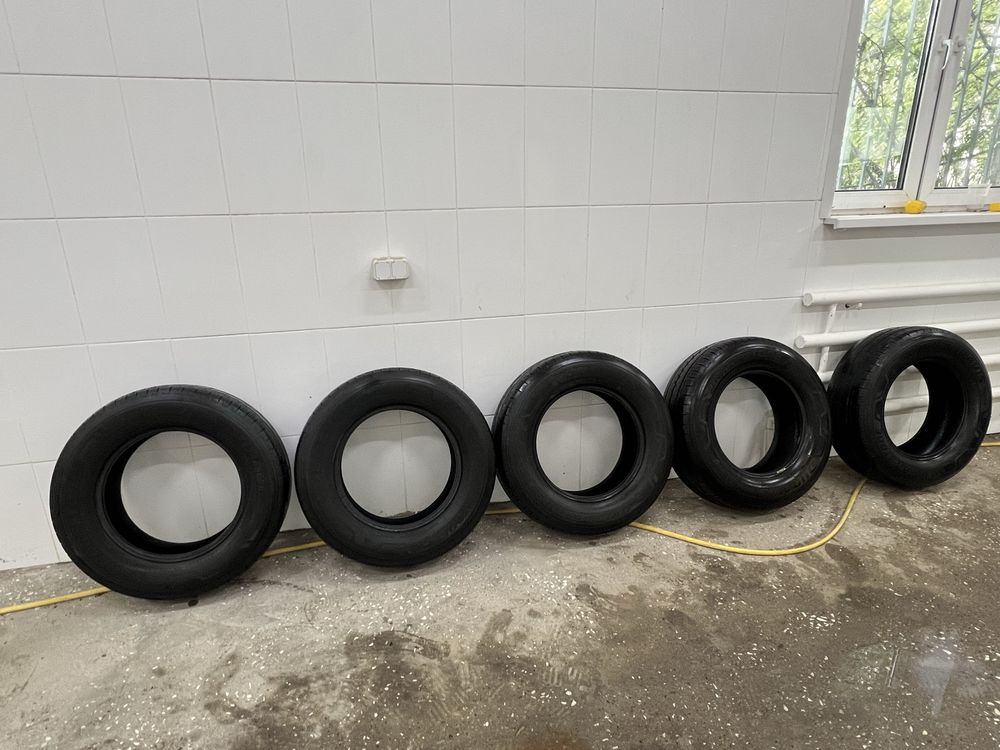 Комплект летних шин Bridgestone 235/65R16 5 шт.