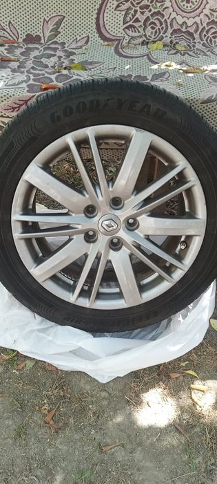 Vând 2 seturi anvelope iarna, vară