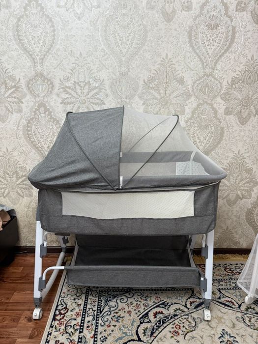 Продам манеж кровать почти новый
