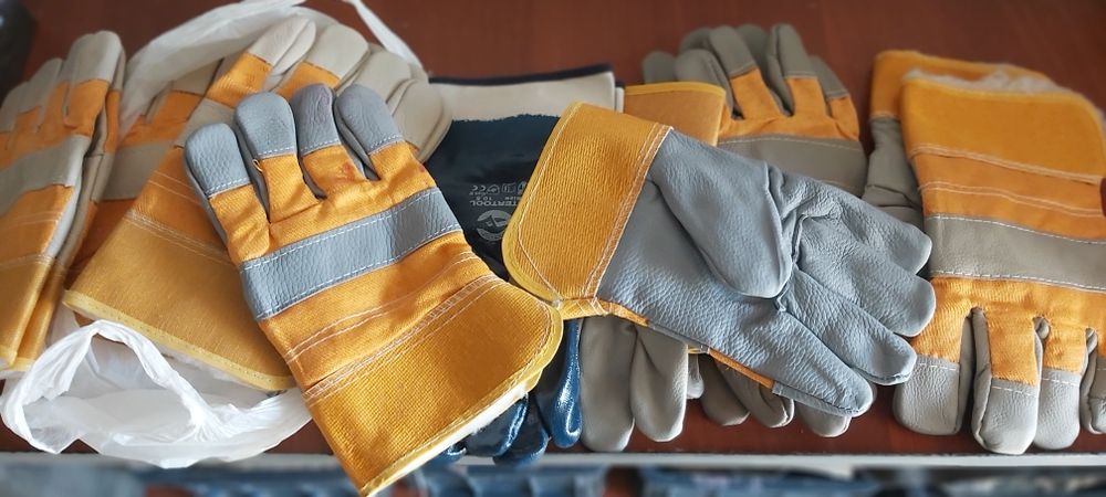 Перчатки рабочие ,плотные всесезонные , зимние