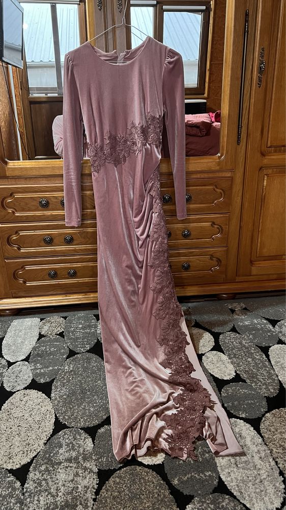 Rochie lunga din catifea roz Nissa