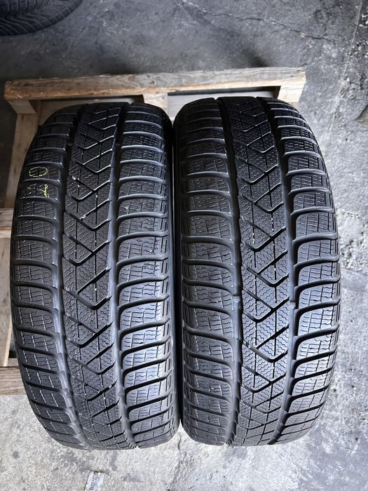 2 anvelope iarna 215/55/17 , Pirelli , 7 mm !