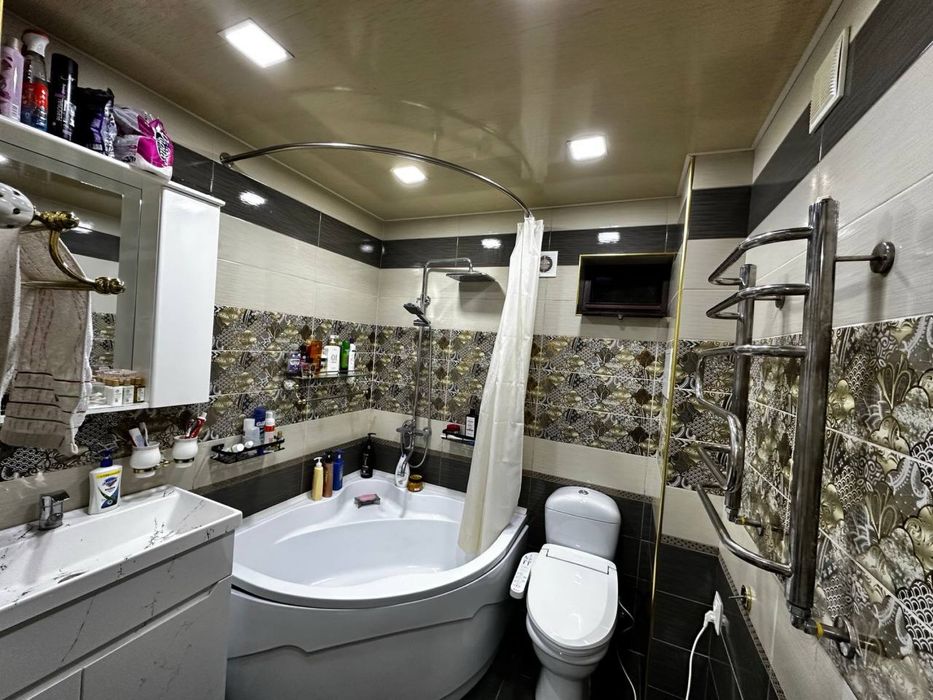 2/1/2 Бектемир РОВД ориентир, кирпич балкон 2х6 мебель техника, 58м2