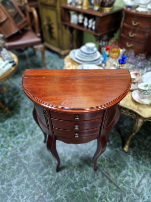 Уникална антикварна английска конзолна масичка