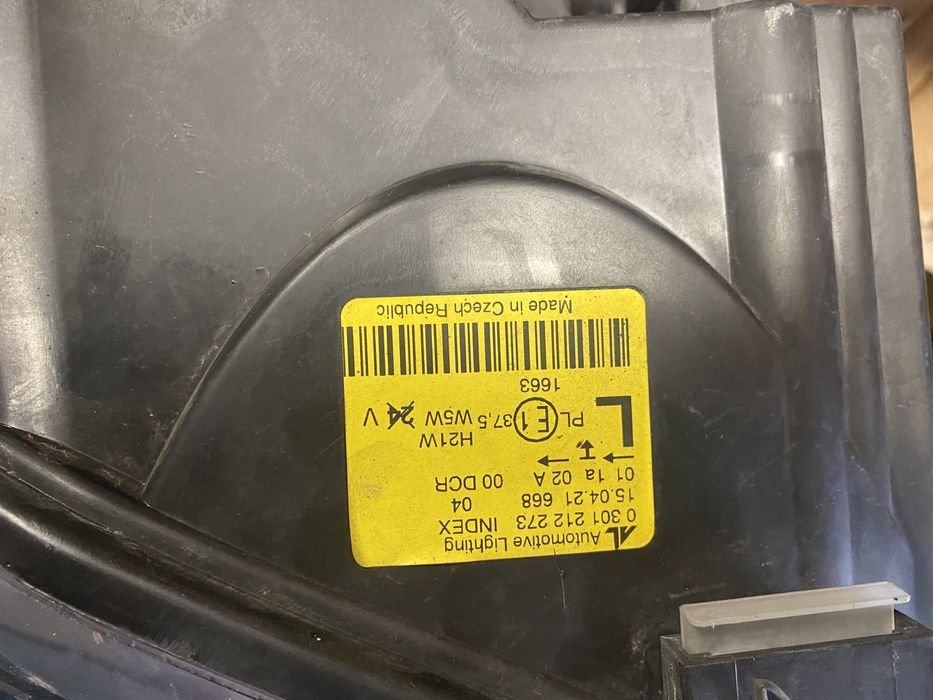 Фарове за vw golf 5 оригинални ксенон