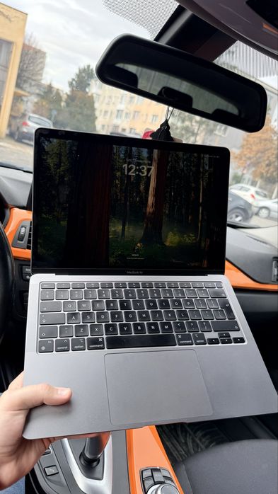 Vând laptop Macbook Air M1, 13”