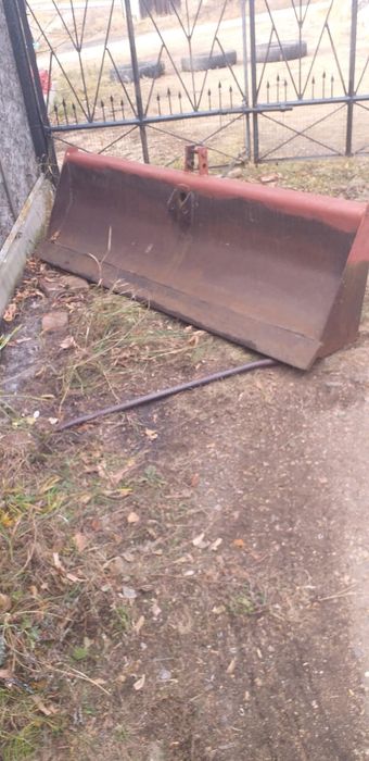 Лопата на трактор