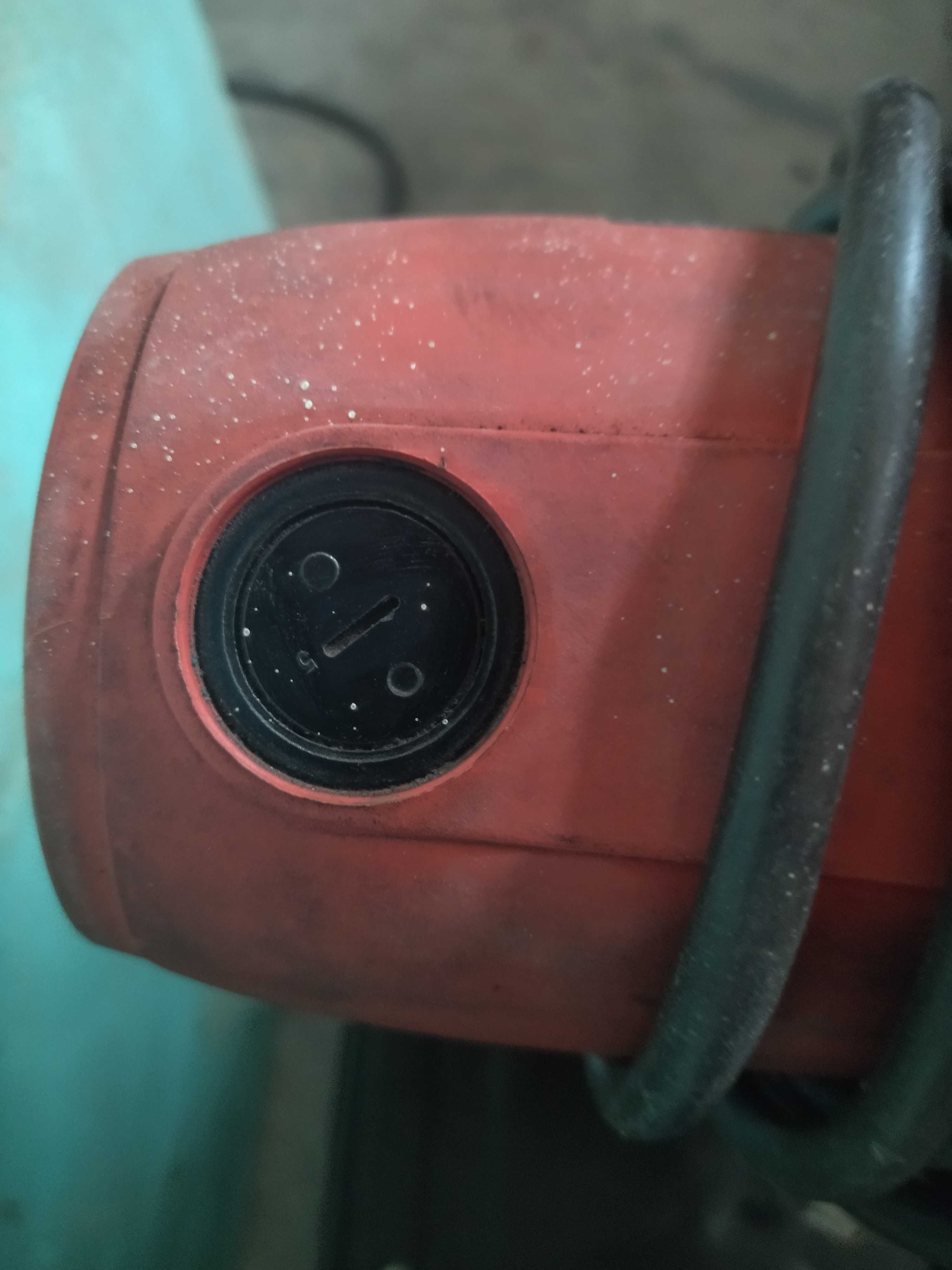 Отрезна машина MAKTEC MT240