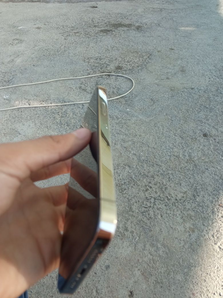 iPhone 12 pro srochna sotiladi