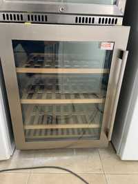 Хладилна витрина за вино AEG/ Винарска витрина
