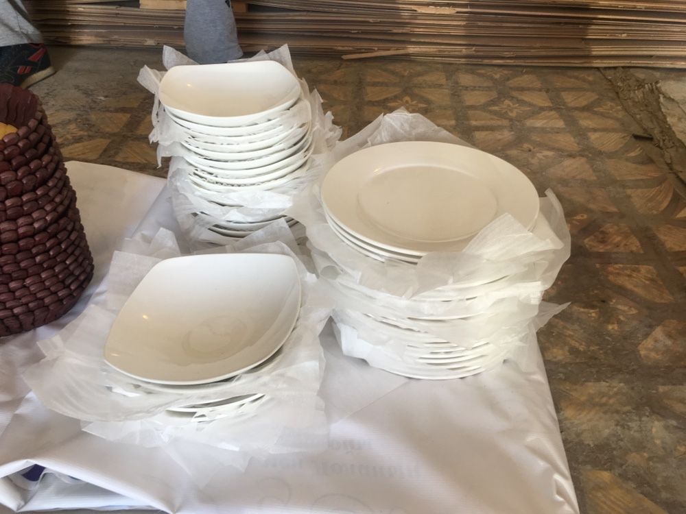 Продается белая посуда