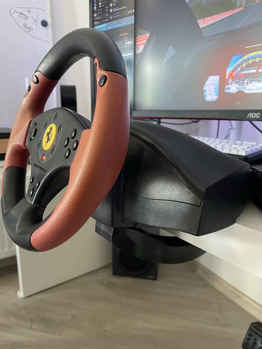 Volan si pedale Gaming Thrustmaster Ferrari Red Legend Edition
