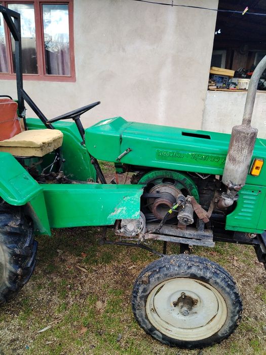 Vând tractor 20 cp