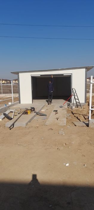 Vând garaje auto din panouri sandwich