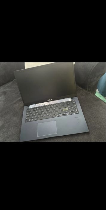 Vând laptop ASUS VivoBook