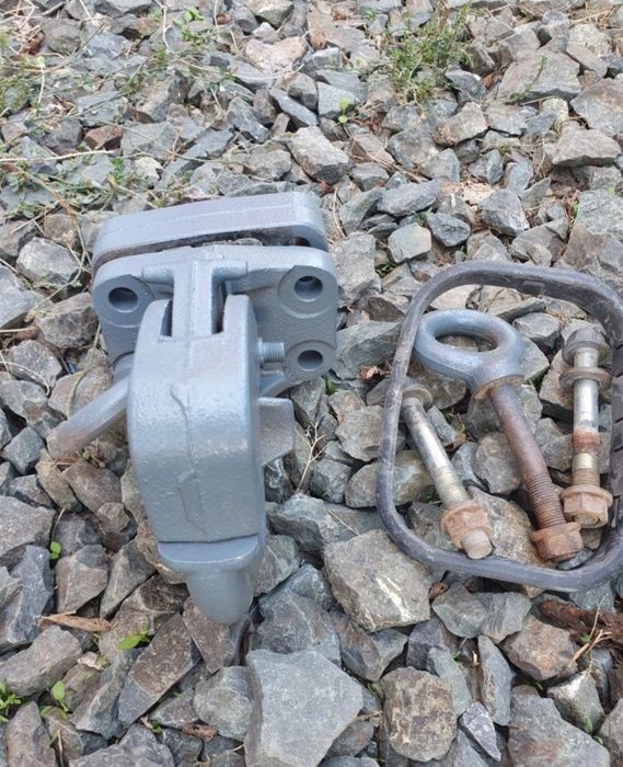 Фаркоп на LAND CRUISER 200