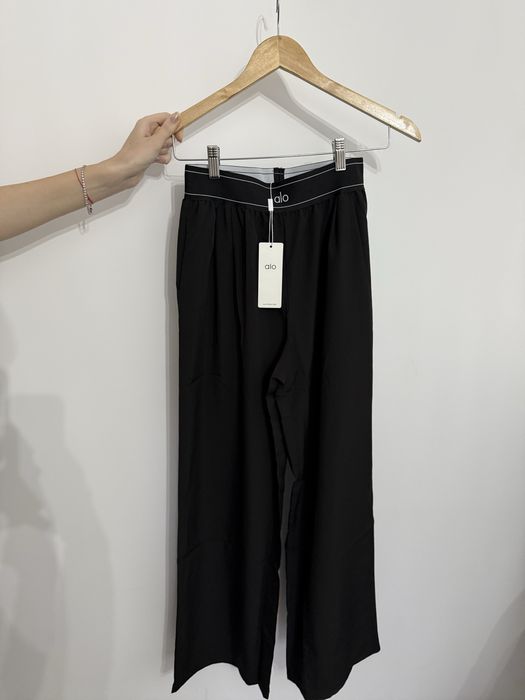 Pantaloni femei Alo Yoga