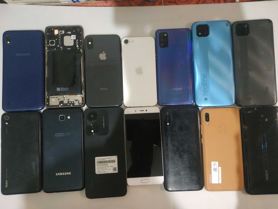 Продам телефон iPhone x на запчасти