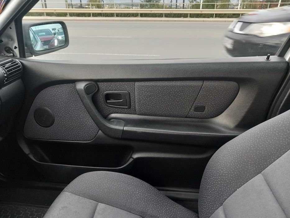 Салон за E36 Compact и много други дреболии