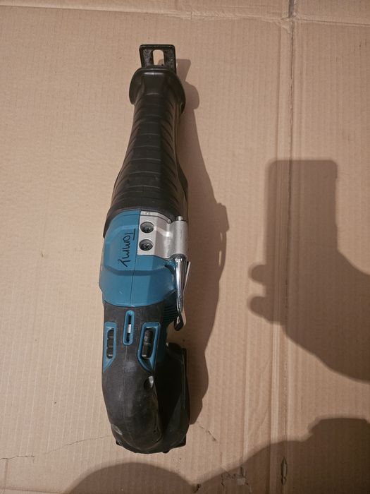 Fierăstrău Sabie Makita DJR187