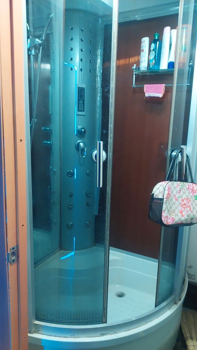 Сдаётся квартира в частном секторе, 18 мкр со всеми удобствами