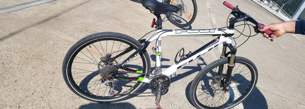 Bicicleta ,cadru de carbon