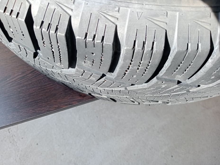 Продам зимние шины