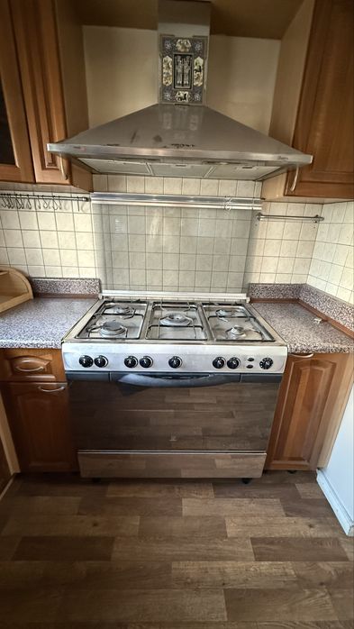 Продается газ плита indesit большая