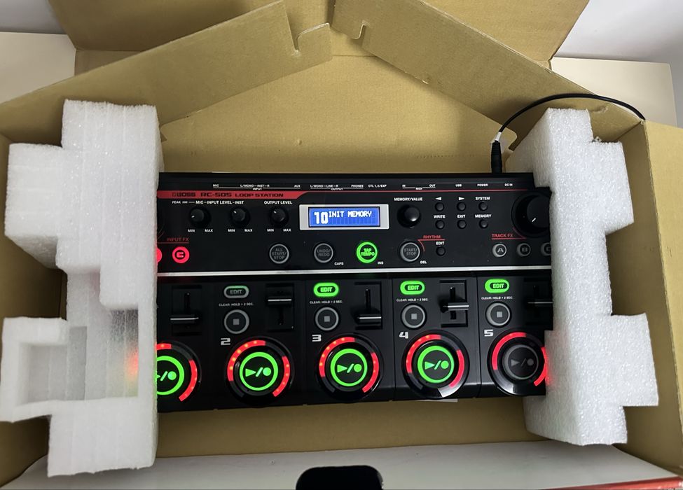 Продам Loop Station RC-505 с микрофоном