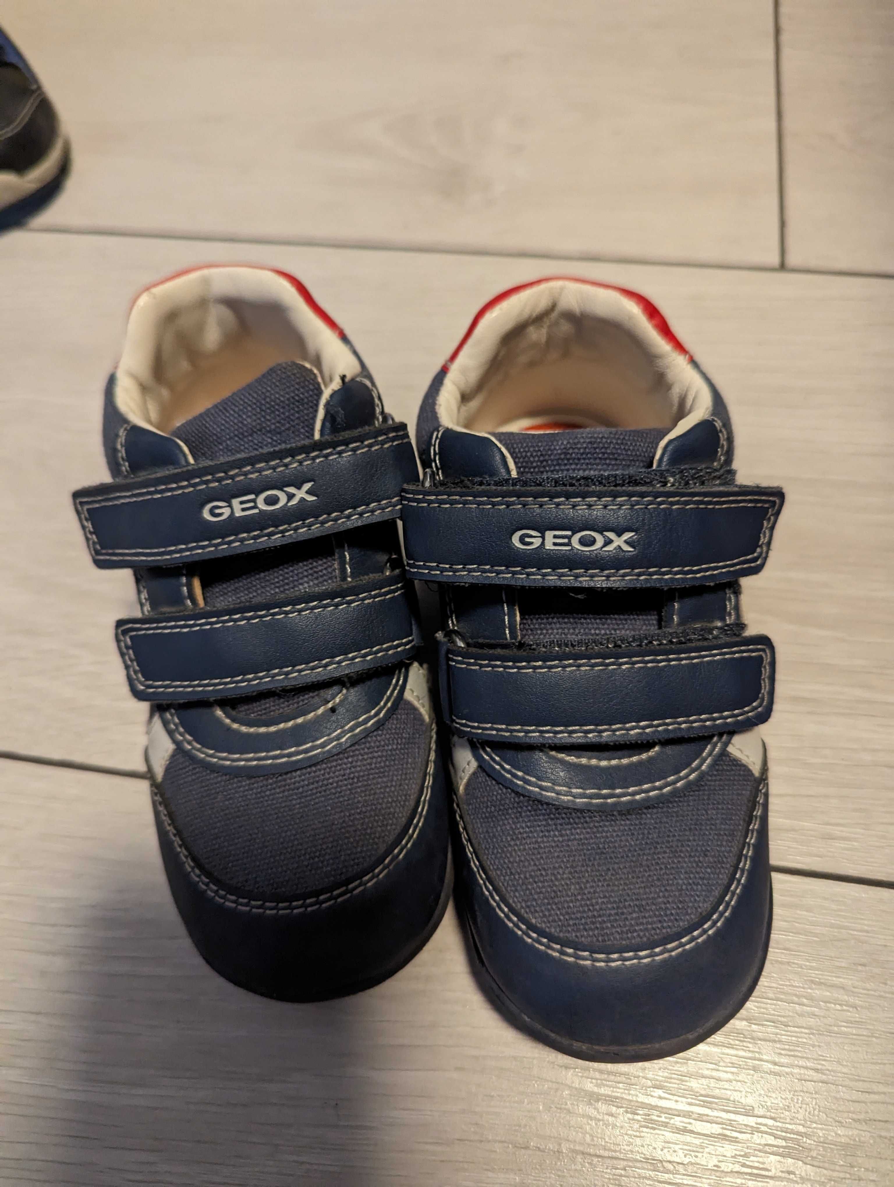 Vând pantofi geox copii mărimea 24.
