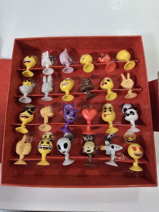 3 колекции Stikeez с игри