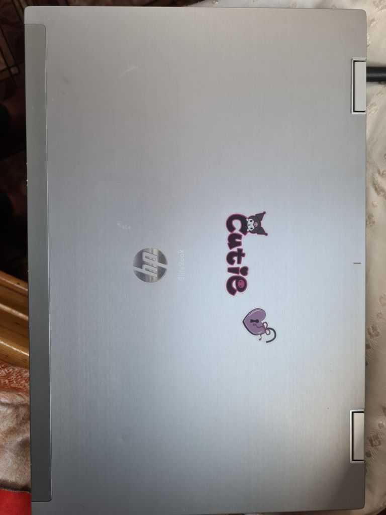 Продавам лаптоп HP