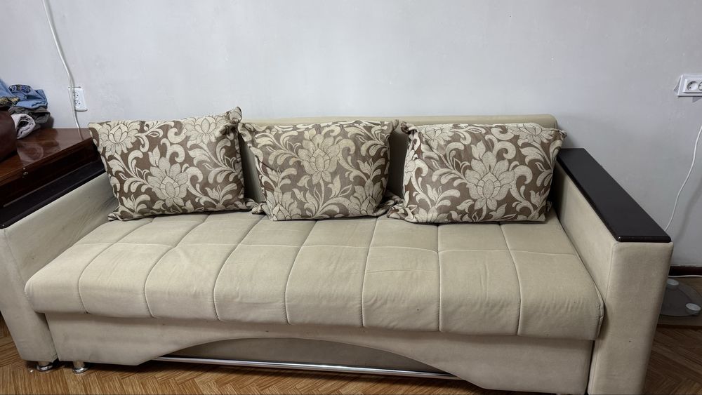 Продам диван б/у в хорошем состоянии