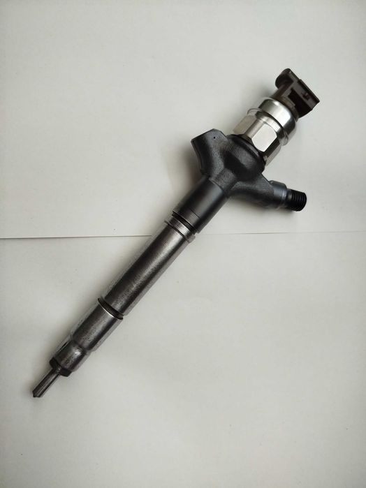 **Оригинална Дюза DENSO TOYOTA 2,2 D4D AVENSIS/Corola Verso/RAV 4 **