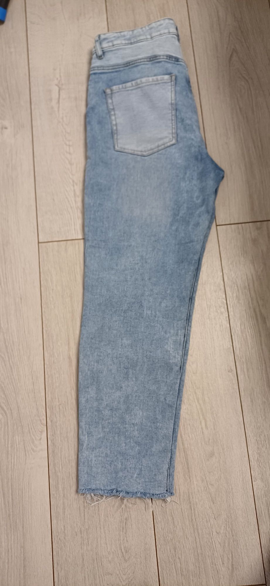 Blugi femei marimea 42.