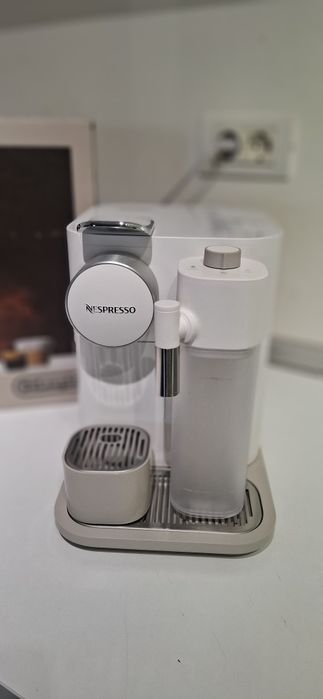 Espressor Nespresso by De'Longhi Gran Lattissima