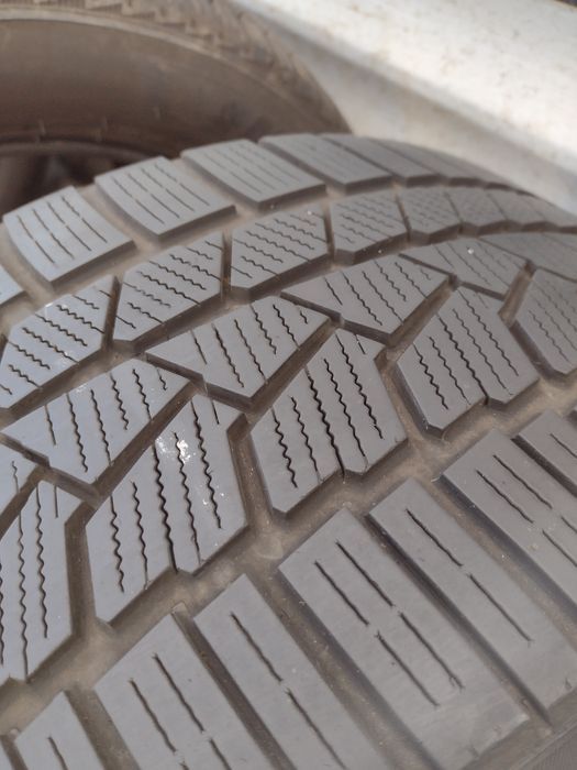 Continental TS860S. 2бр.235/35/20 дот3620