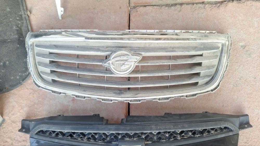 Решетка на Ravon R4