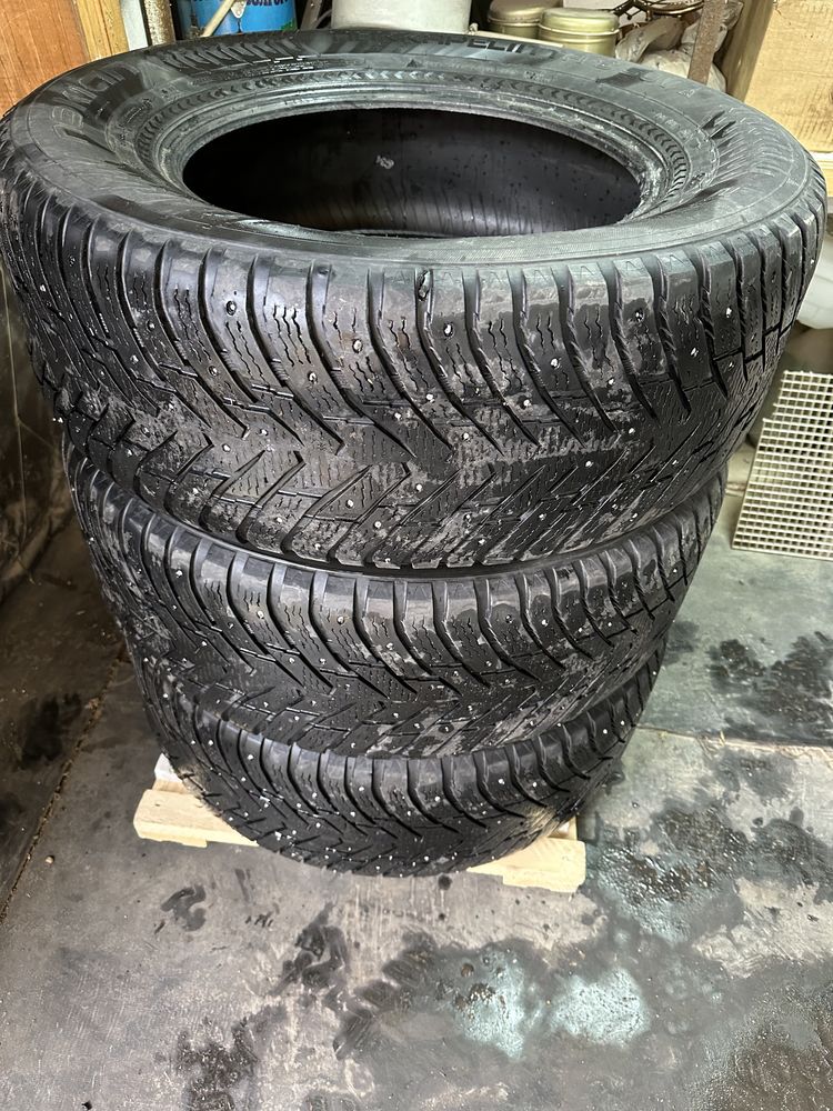 Резина nokian hakkapeliitta 8 suv 285/60 r18 3 баллона