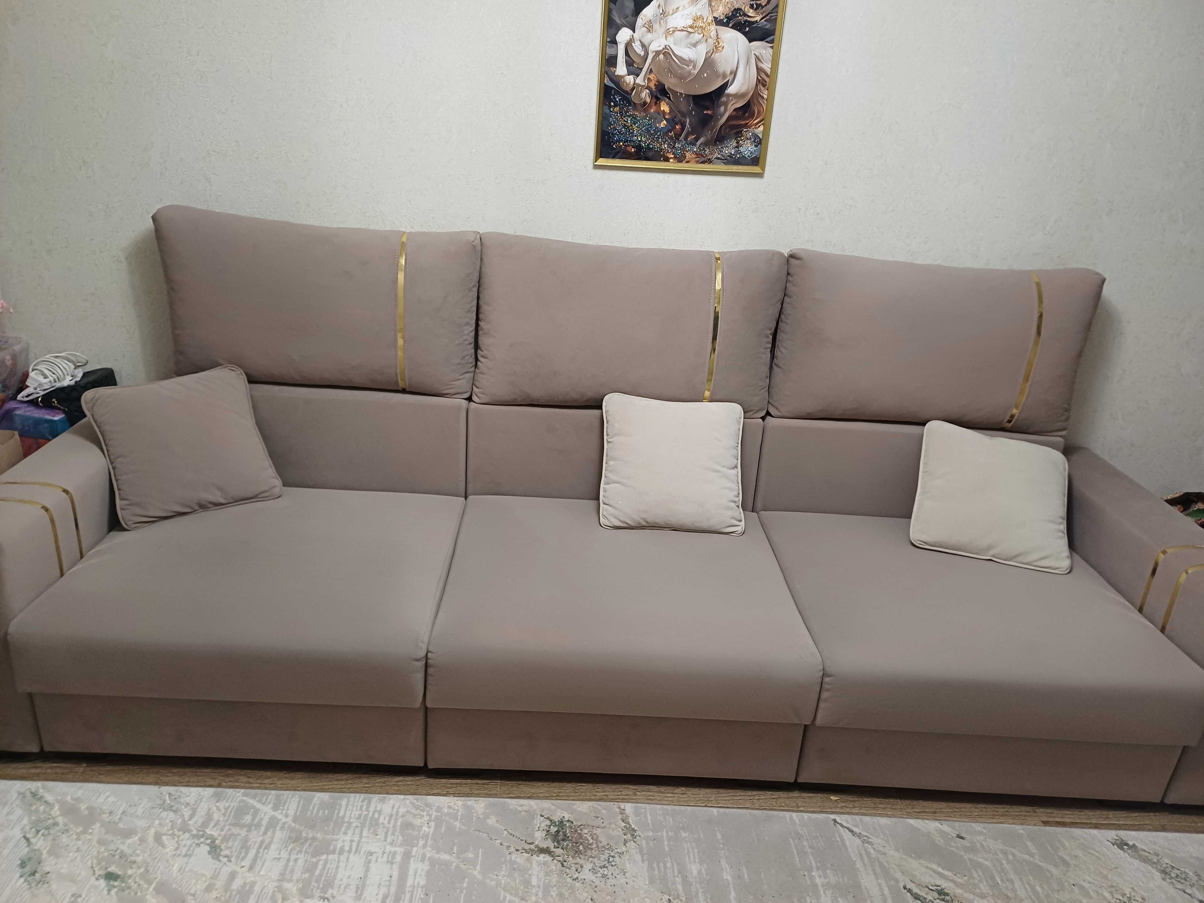 Продам диван в хорошем состоянии