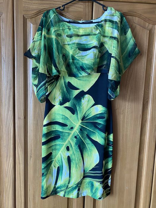 Продам вечерние платья 46р