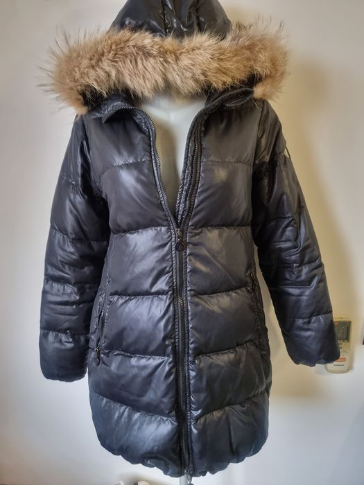 Оригинално яке Moncler -пух естествен косъм