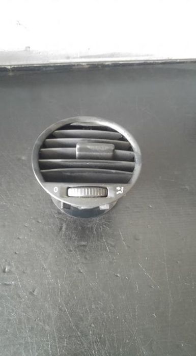 Gura ventilatie grila aeroterma bord vw caddy 3 2 ka 2kh 2k0819703b