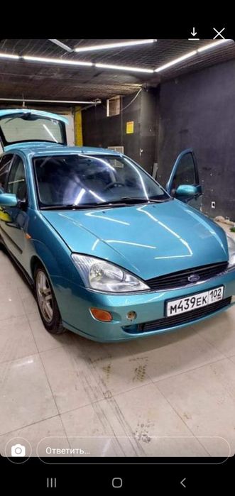 Ford Focus зелёный