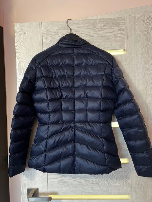 Пухено яке Armani размер С