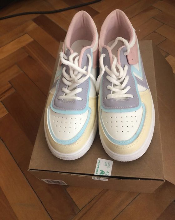 Adidasi dama noi marimea 38 si 39